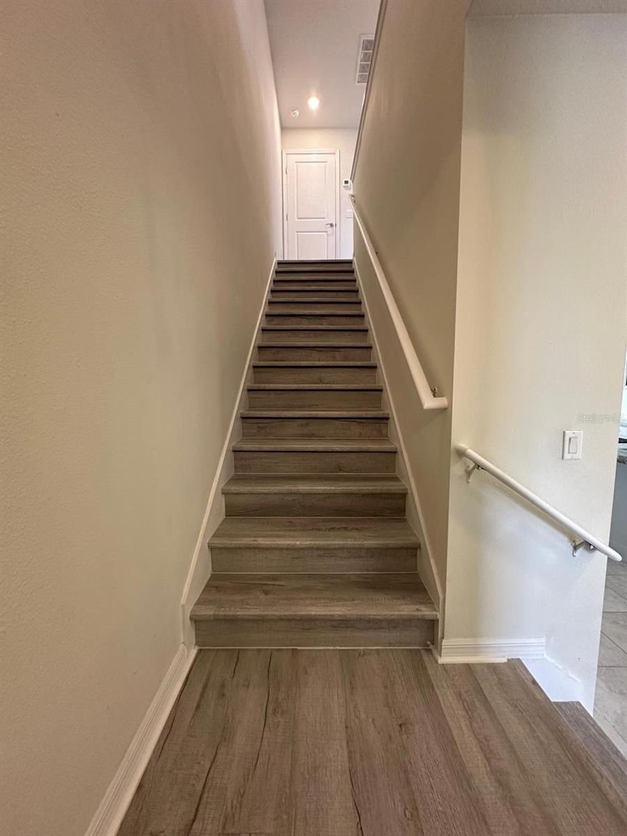 Image 22 of 27 For 2677 Mead Avenue