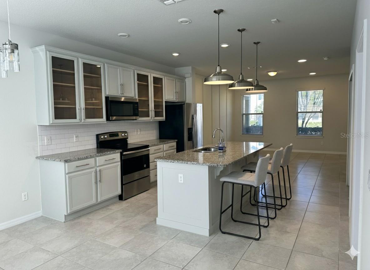 Image 5 of 27 For 2677 Mead Avenue