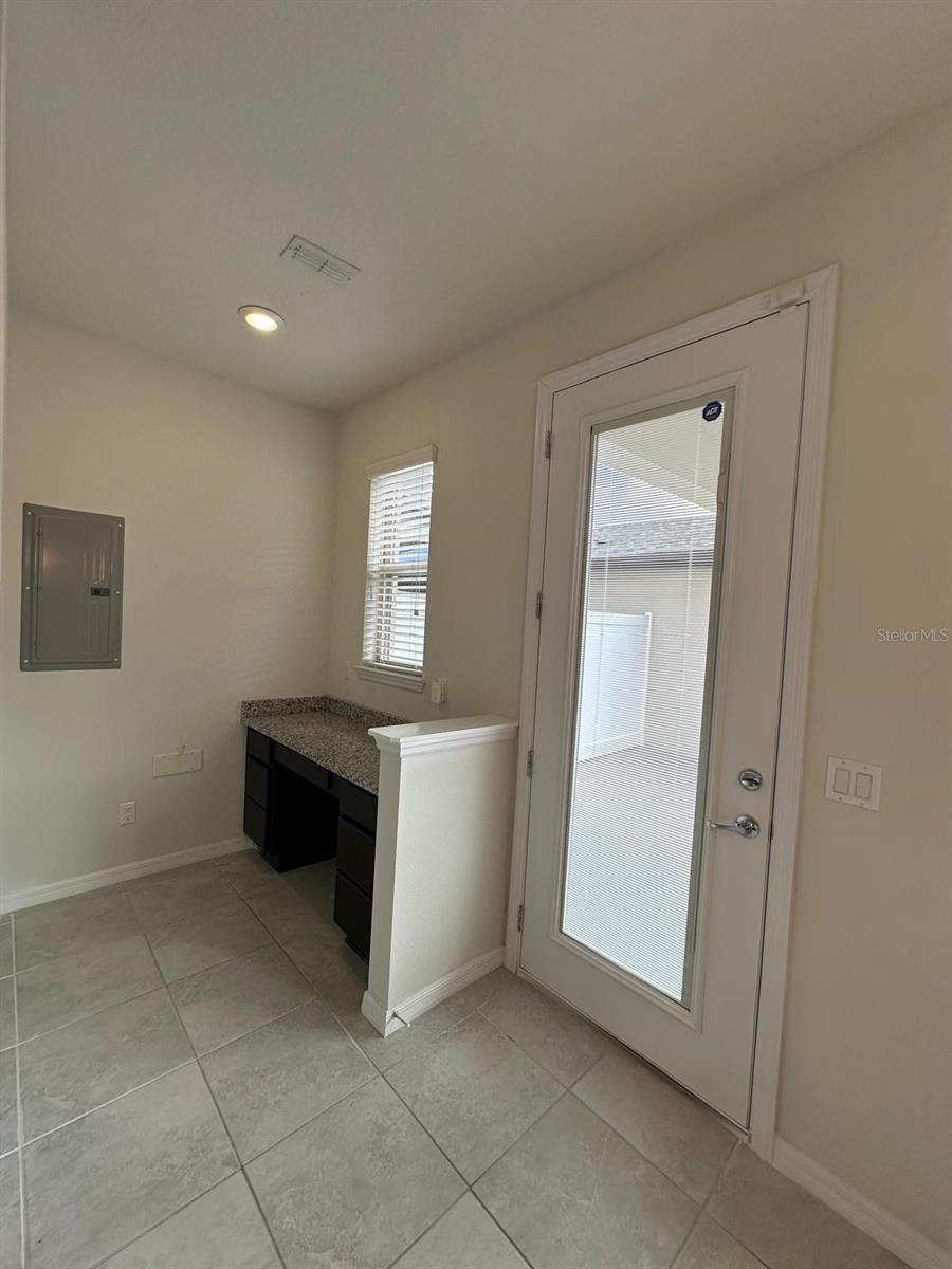 Image 8 of 27 For 2677 Mead Avenue