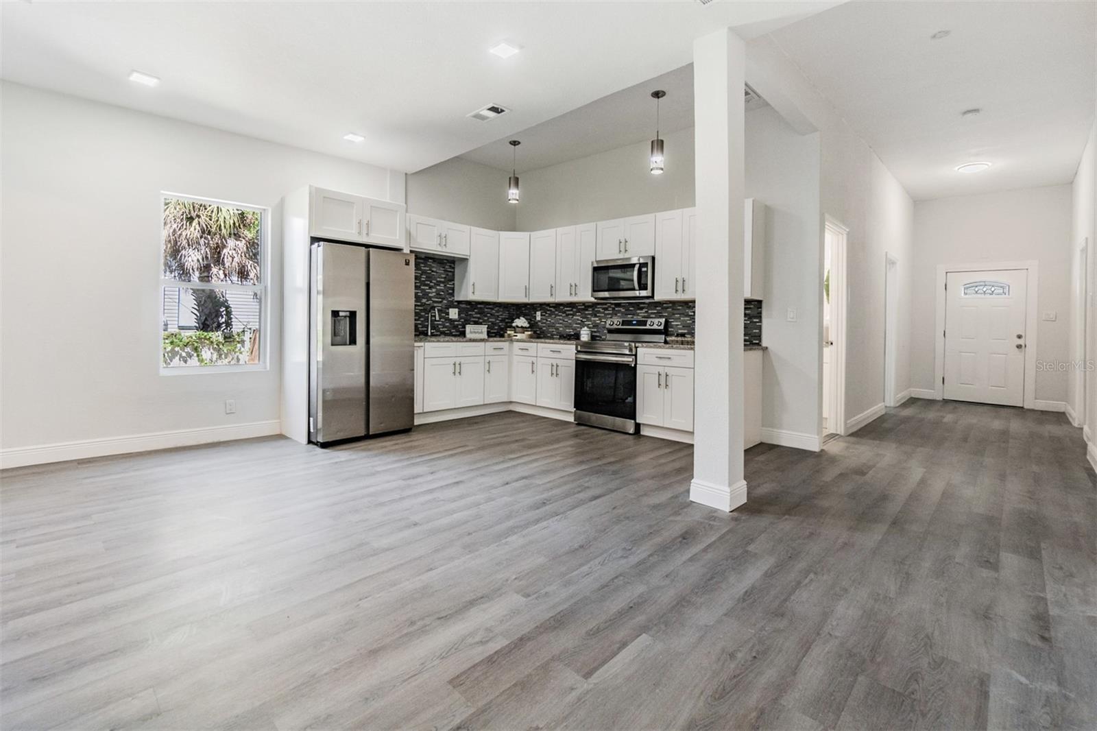 Image 10 of 23 For 703 Lake Avenue