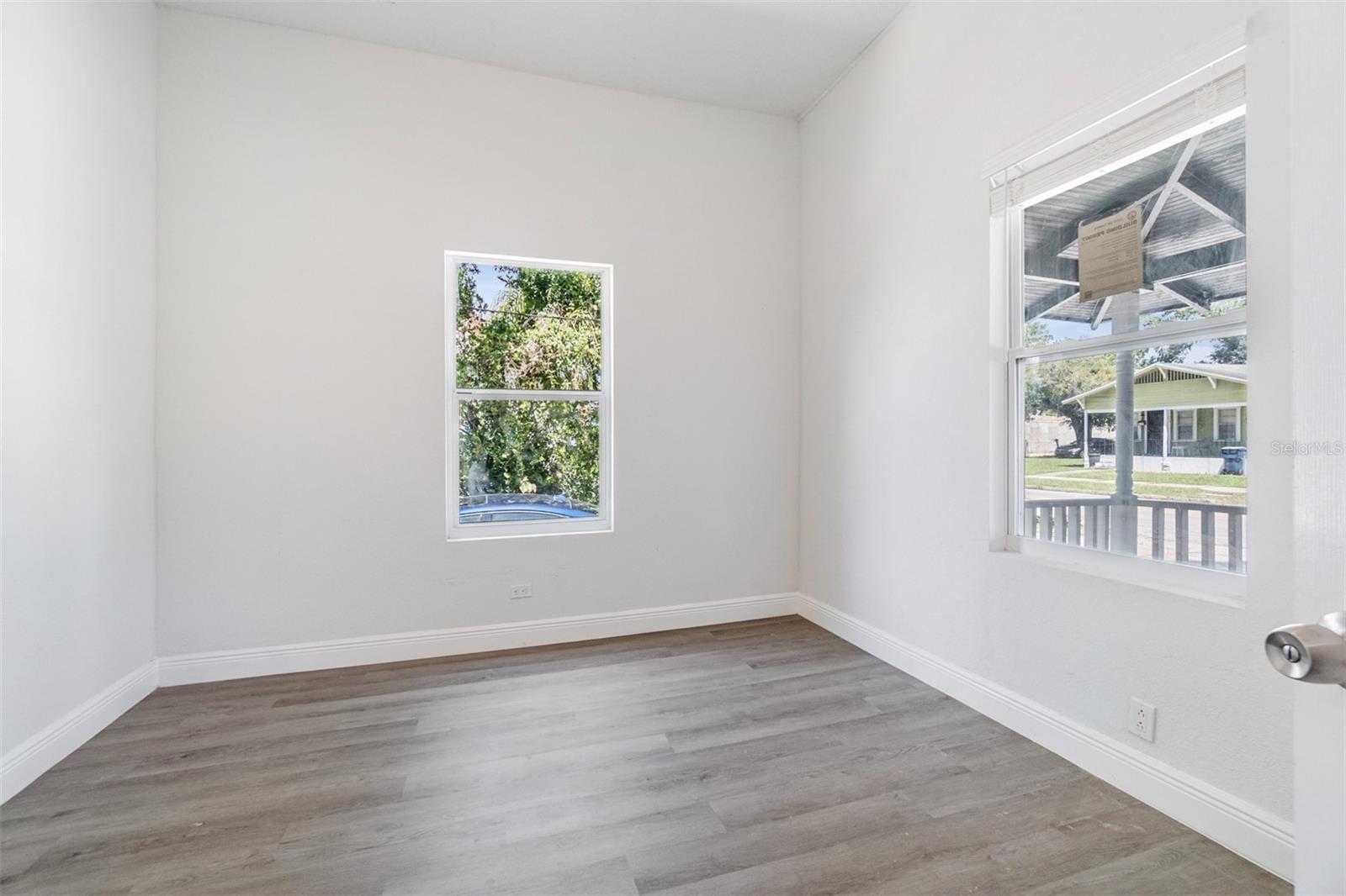 Image 15 of 23 For 703 Lake Avenue