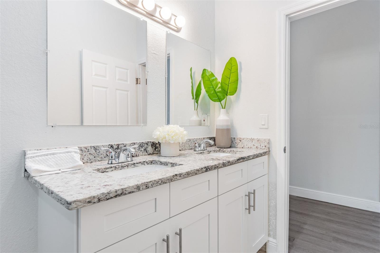 Image 16 of 23 For 703 Lake Avenue