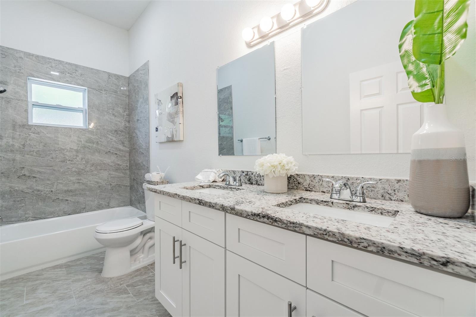 Image 17 of 23 For 703 Lake Avenue