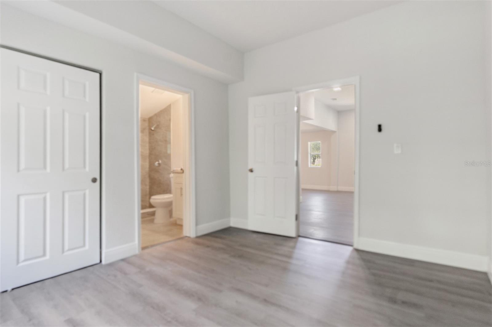 Image 20 of 23 For 703 Lake Avenue