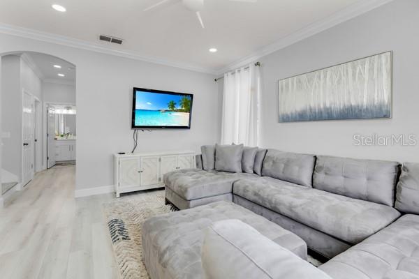 Image 20 of 44 For 721 Hardwood Circle