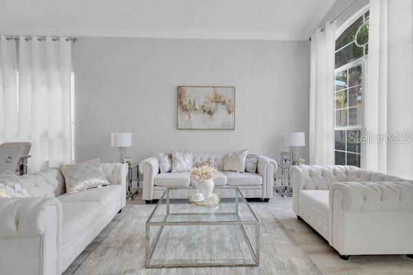 Image 4 of 44 For 721 Hardwood Circle