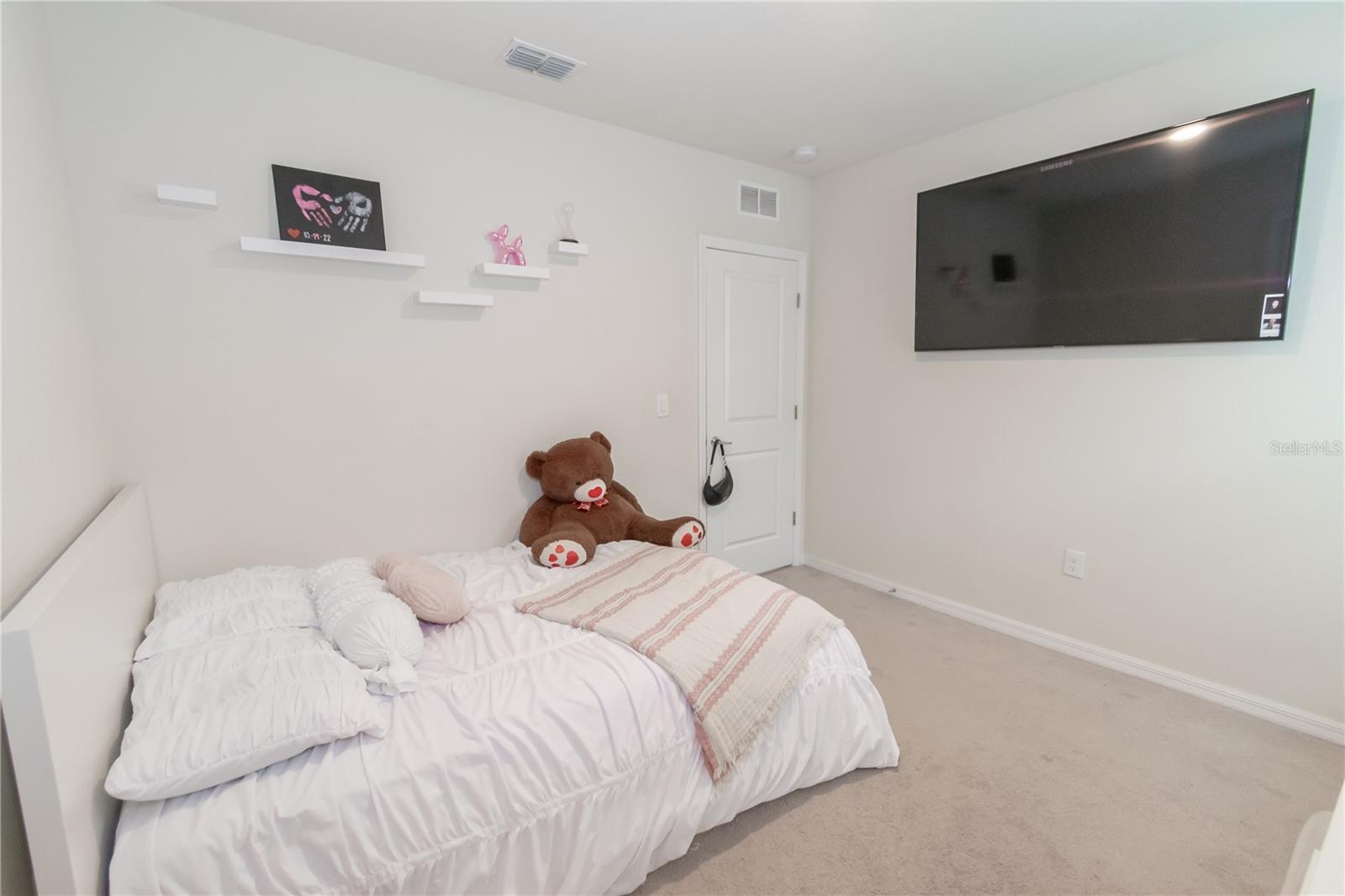 Image 26 of 29 For 5146 Royal Point Avenue