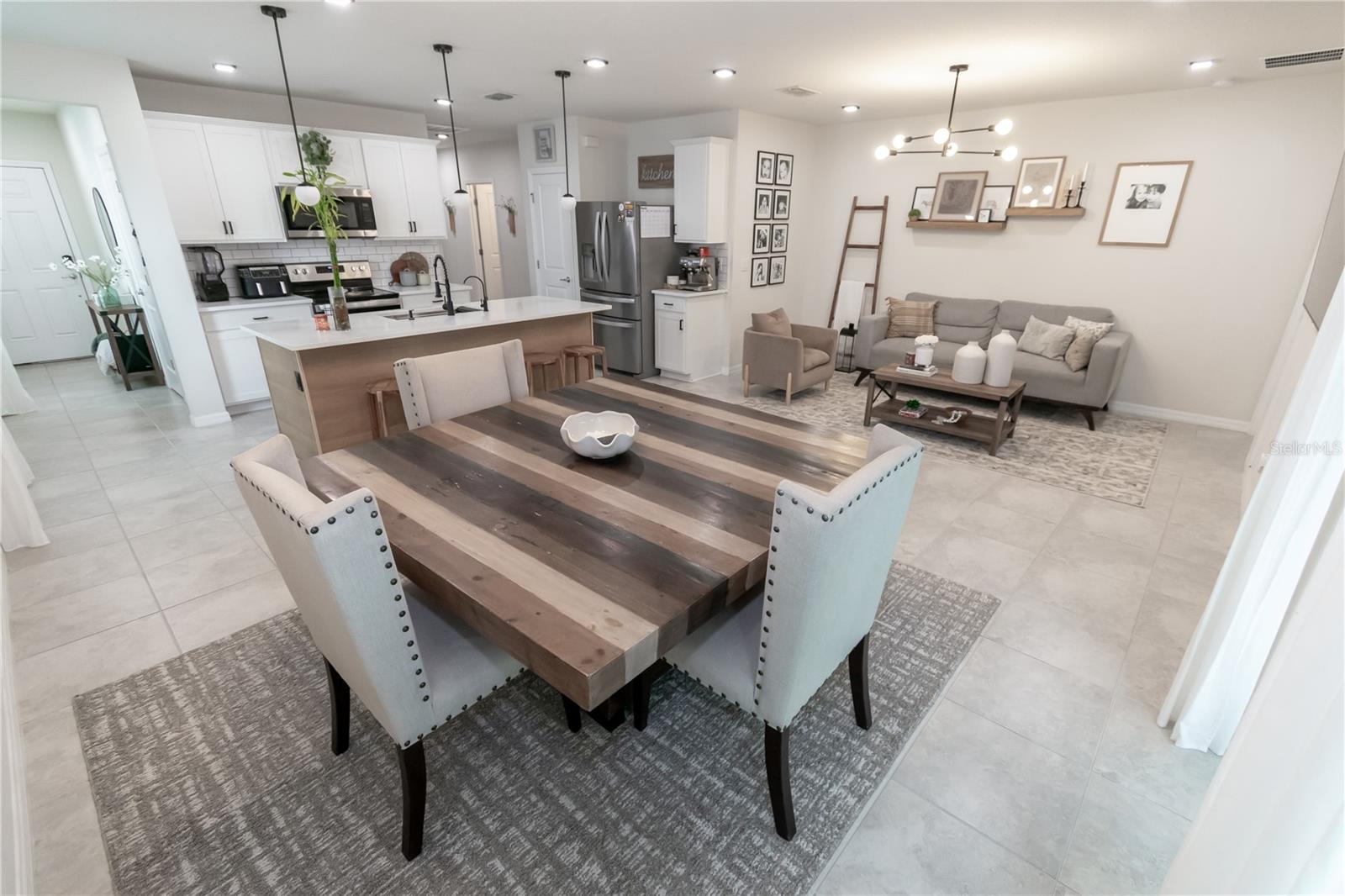 Image 5 of 29 For 5146 Royal Point Avenue