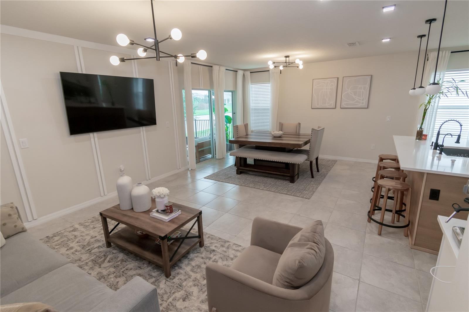 Image 7 of 29 For 5146 Royal Point Avenue