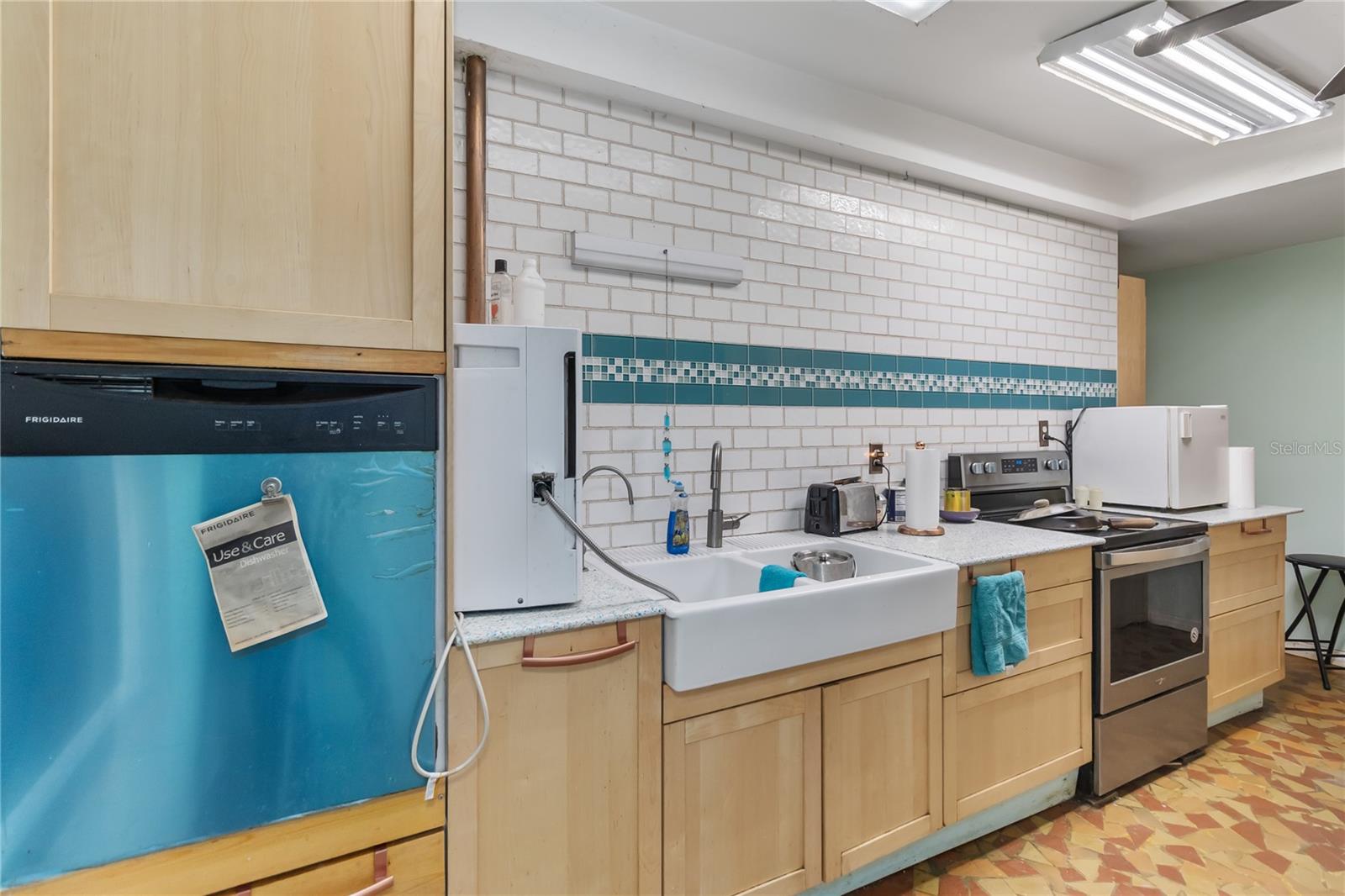 Image 11 of 38 For 1730 Neptune Road