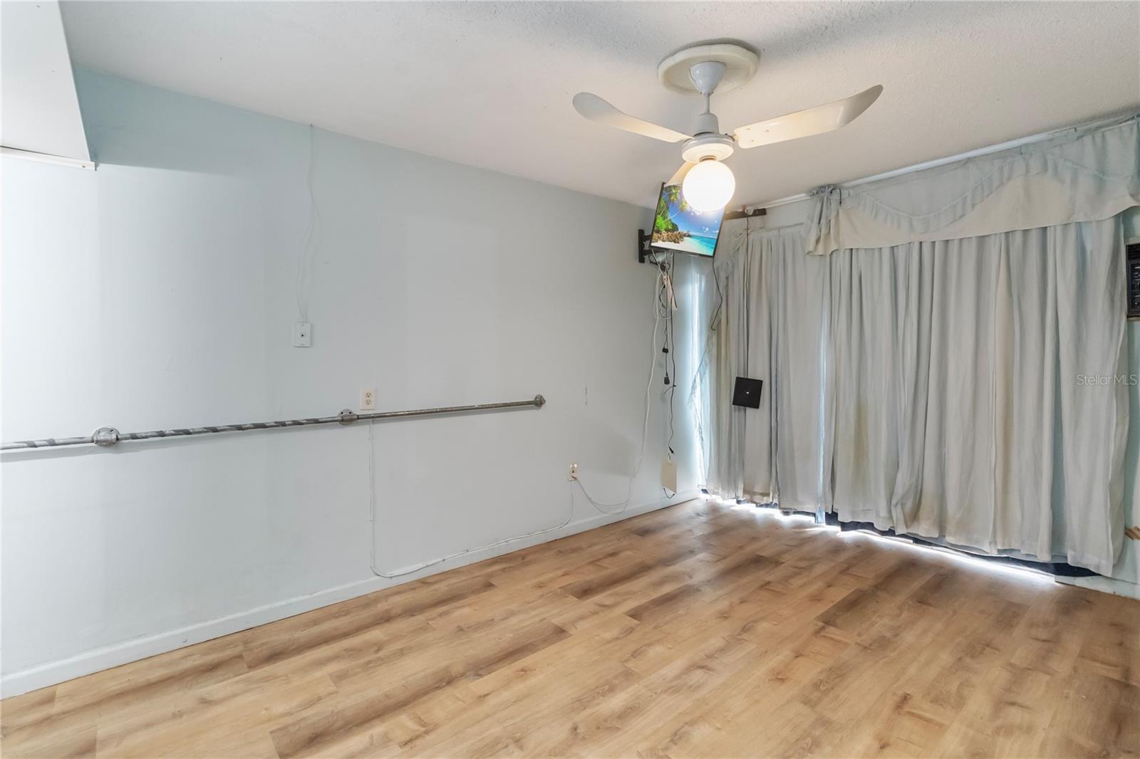 Image 16 of 38 For 1730 Neptune Road