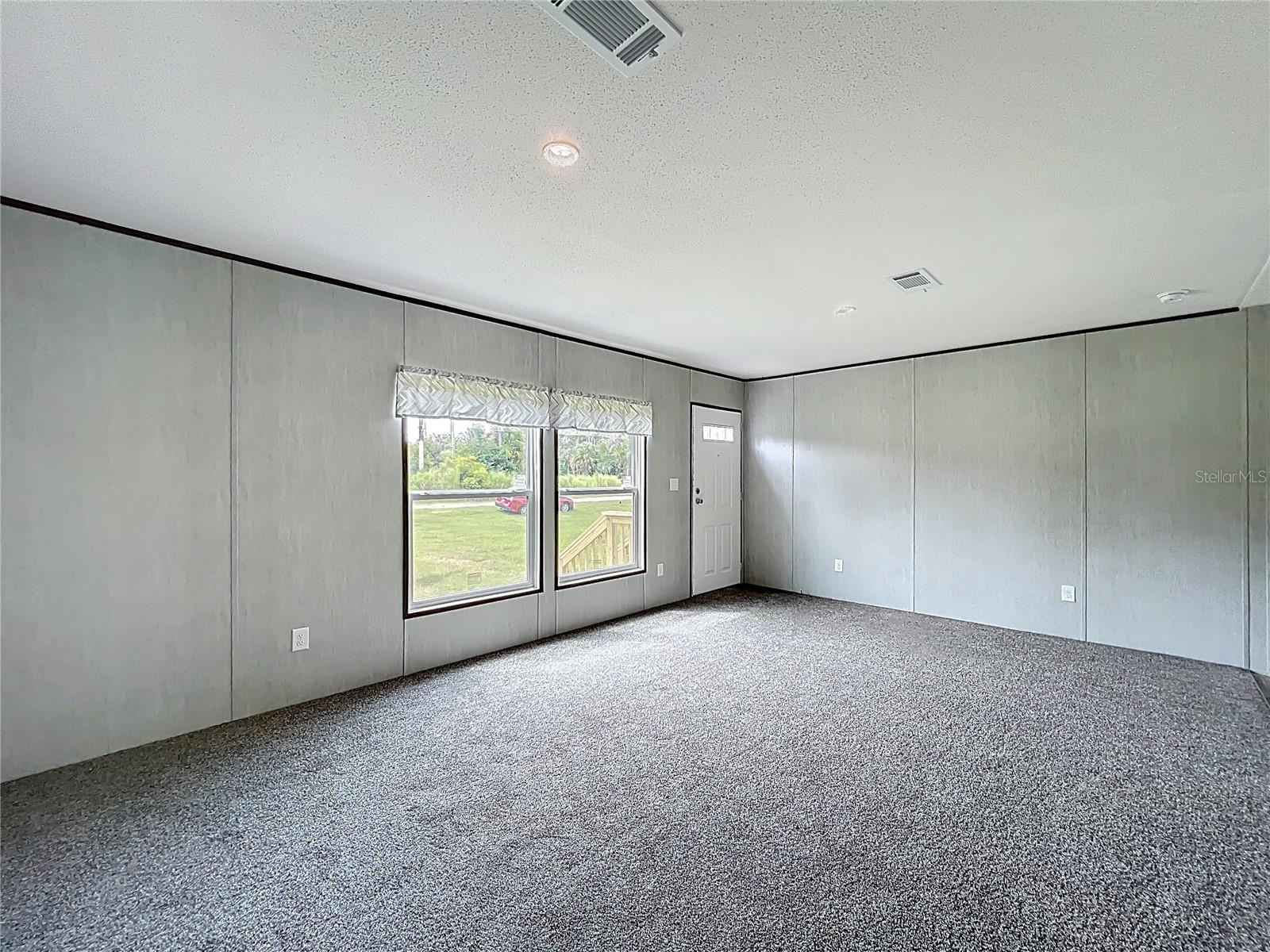 Image 14 of 52 For 8969 Candleglow Street