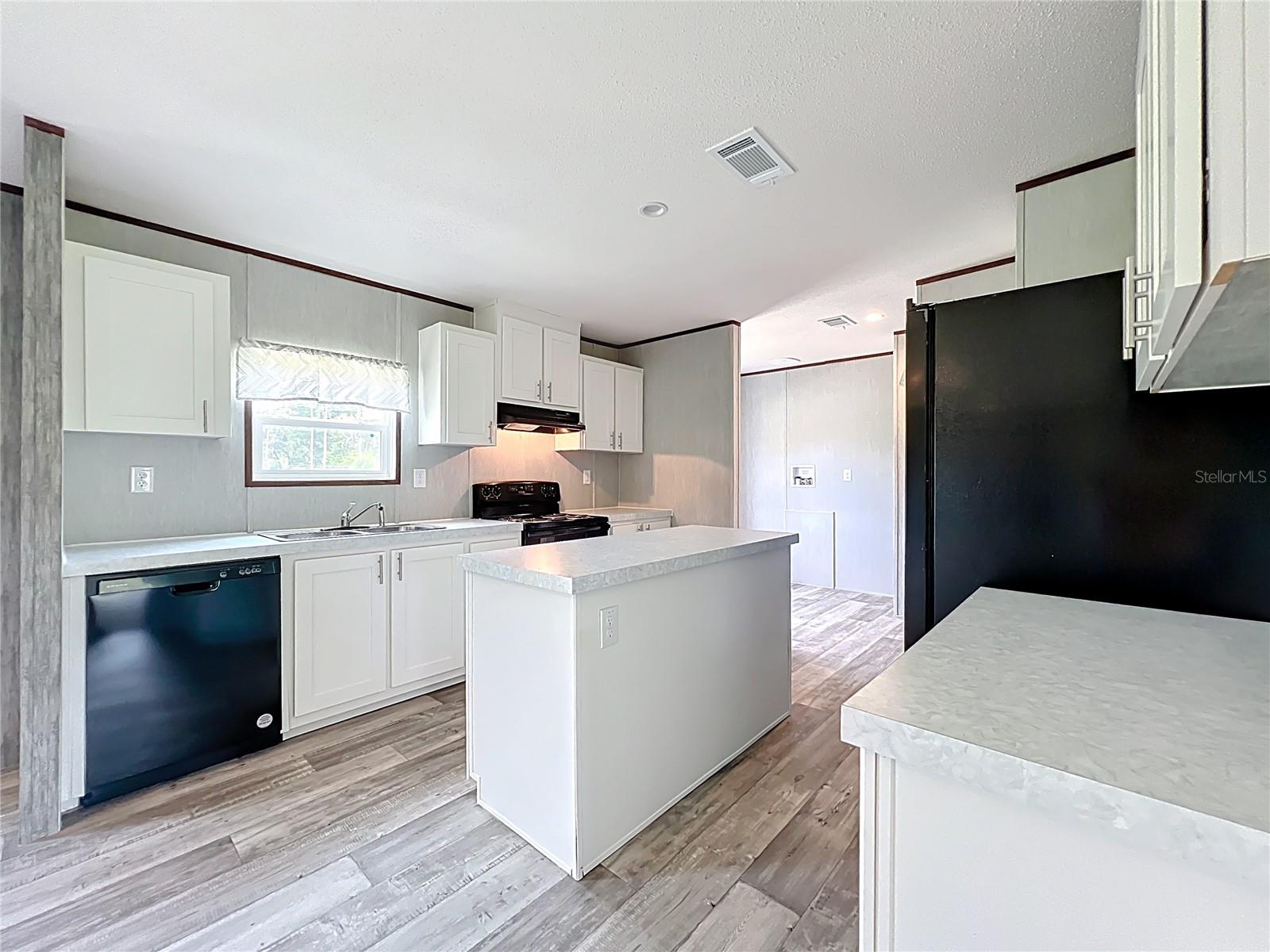 Image 17 of 52 For 8969 Candleglow Street