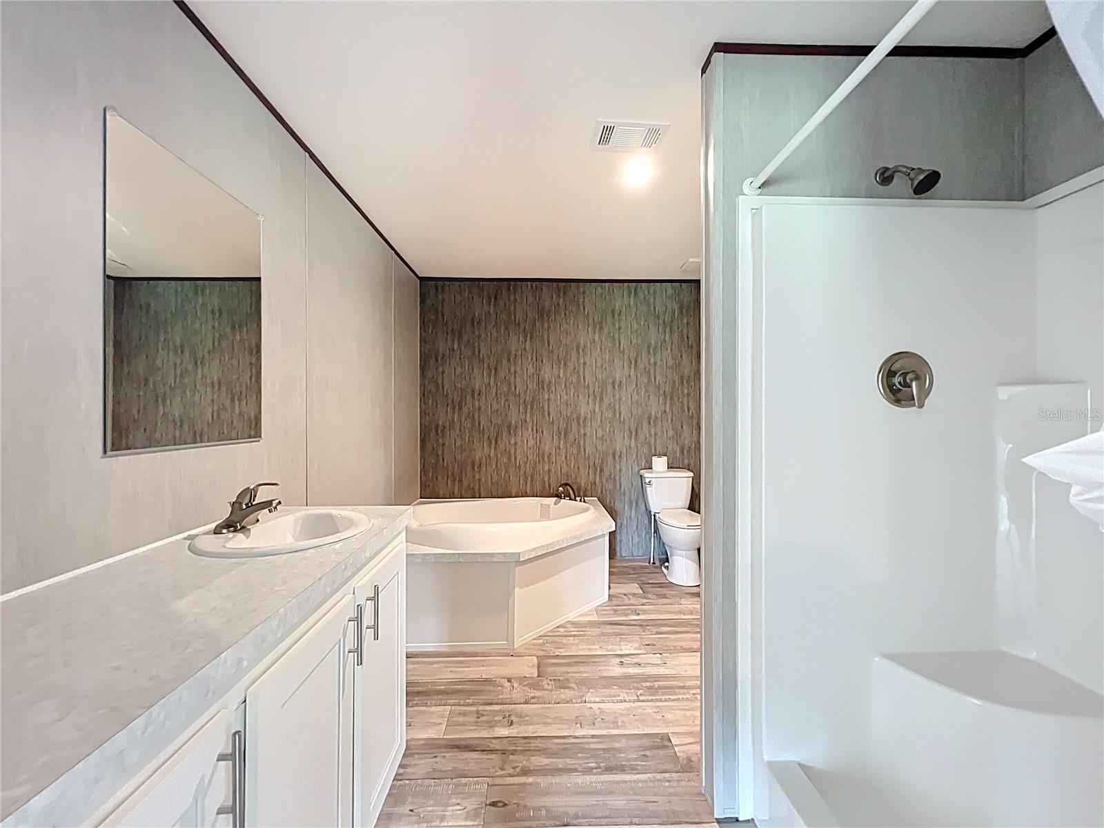 Image 30 of 52 For 8969 Candleglow Street