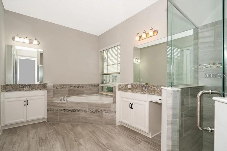 Image 11 of 23 For 10425 Siddington Dr