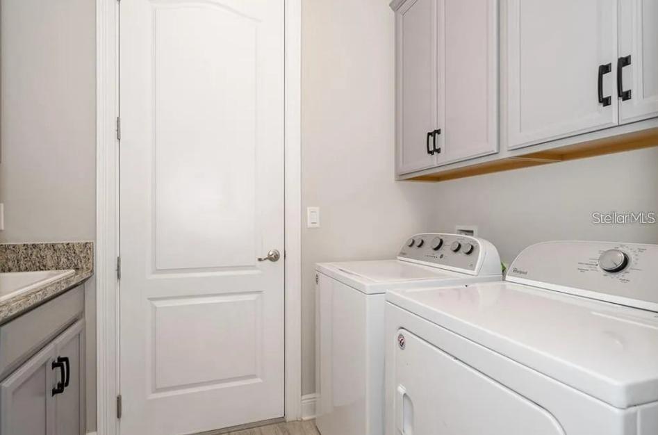 Image 12 of 23 For 10425 Siddington Dr