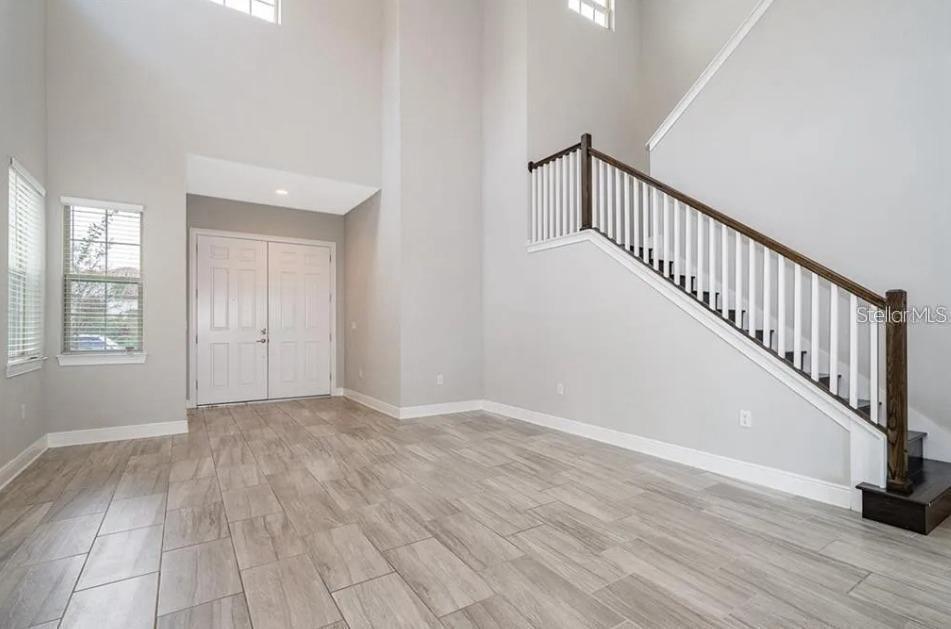 Image 8 of 23 For 10425 Siddington Dr