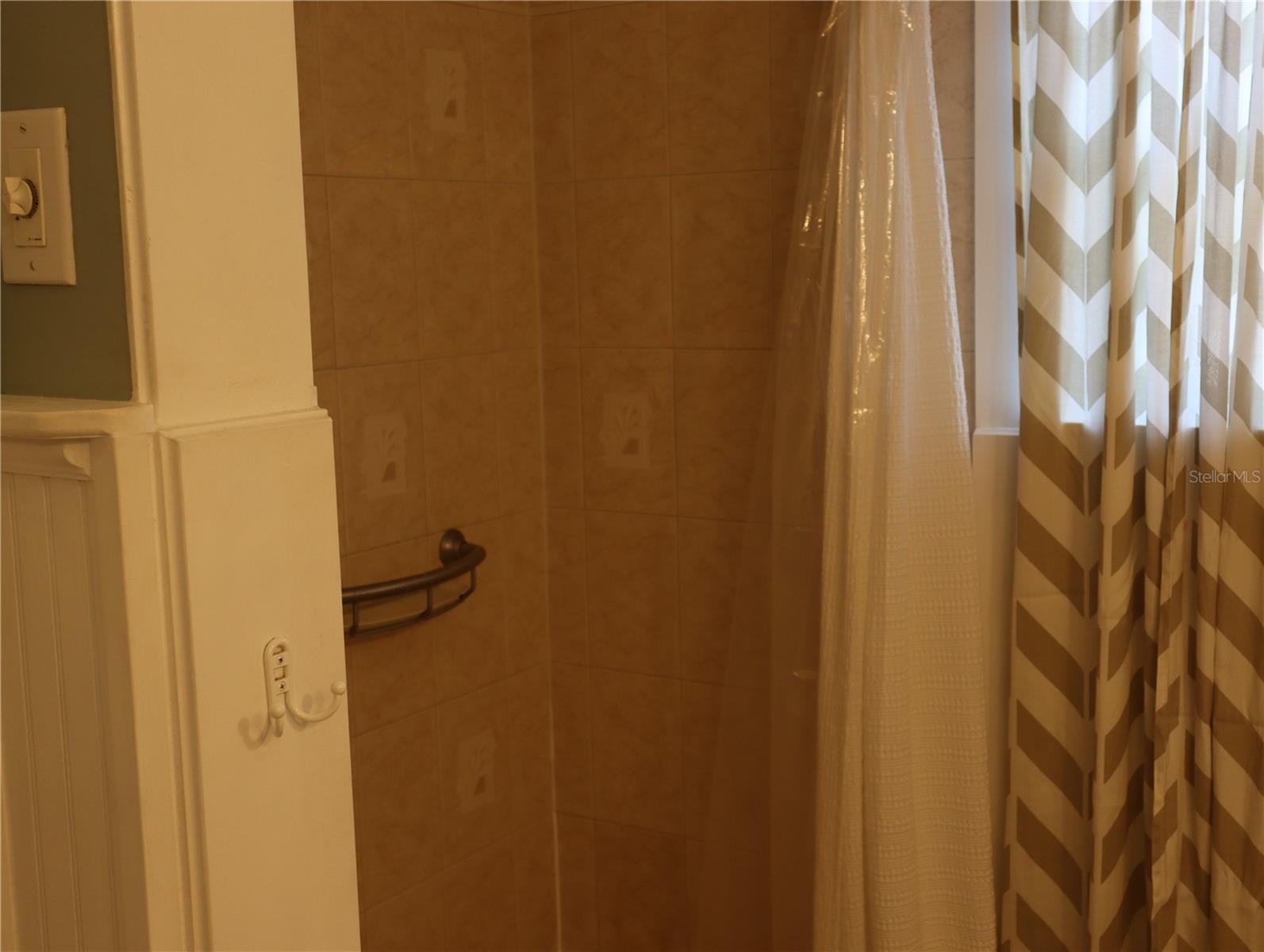 Image 19 of 26 For 940 Oleander Drive Se