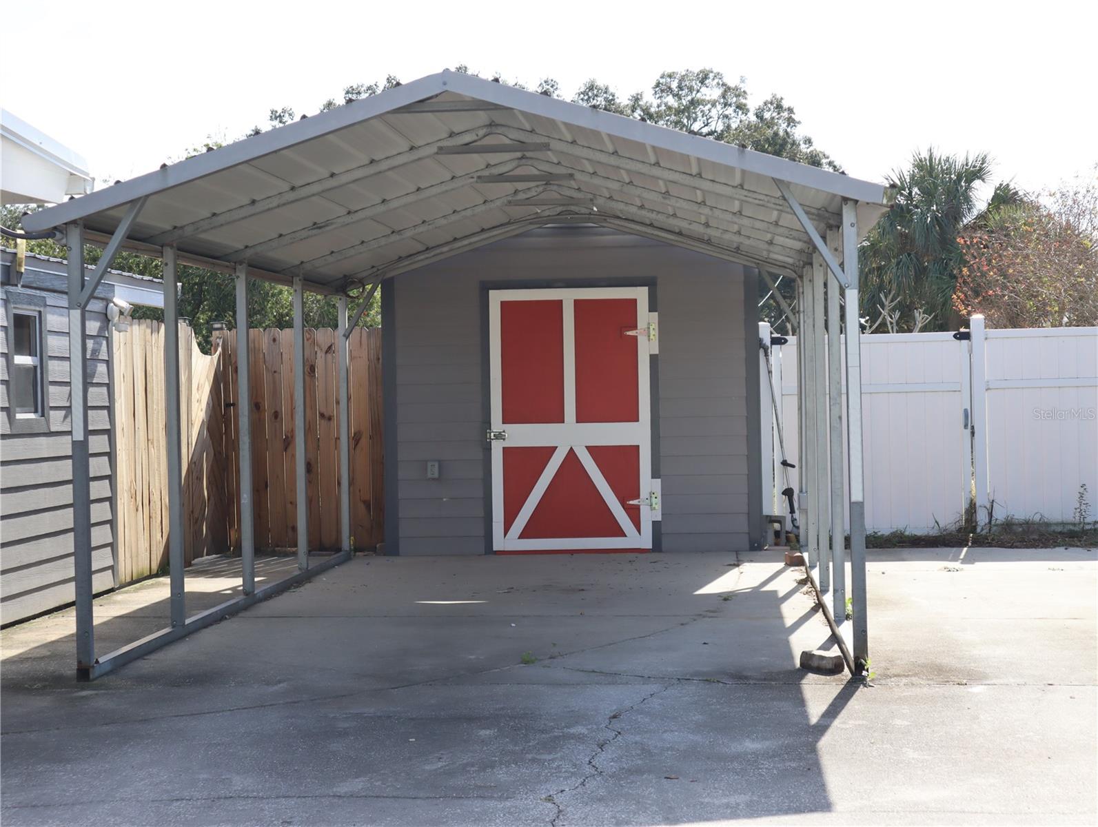 Image 4 of 26 For 940 Oleander Drive Se