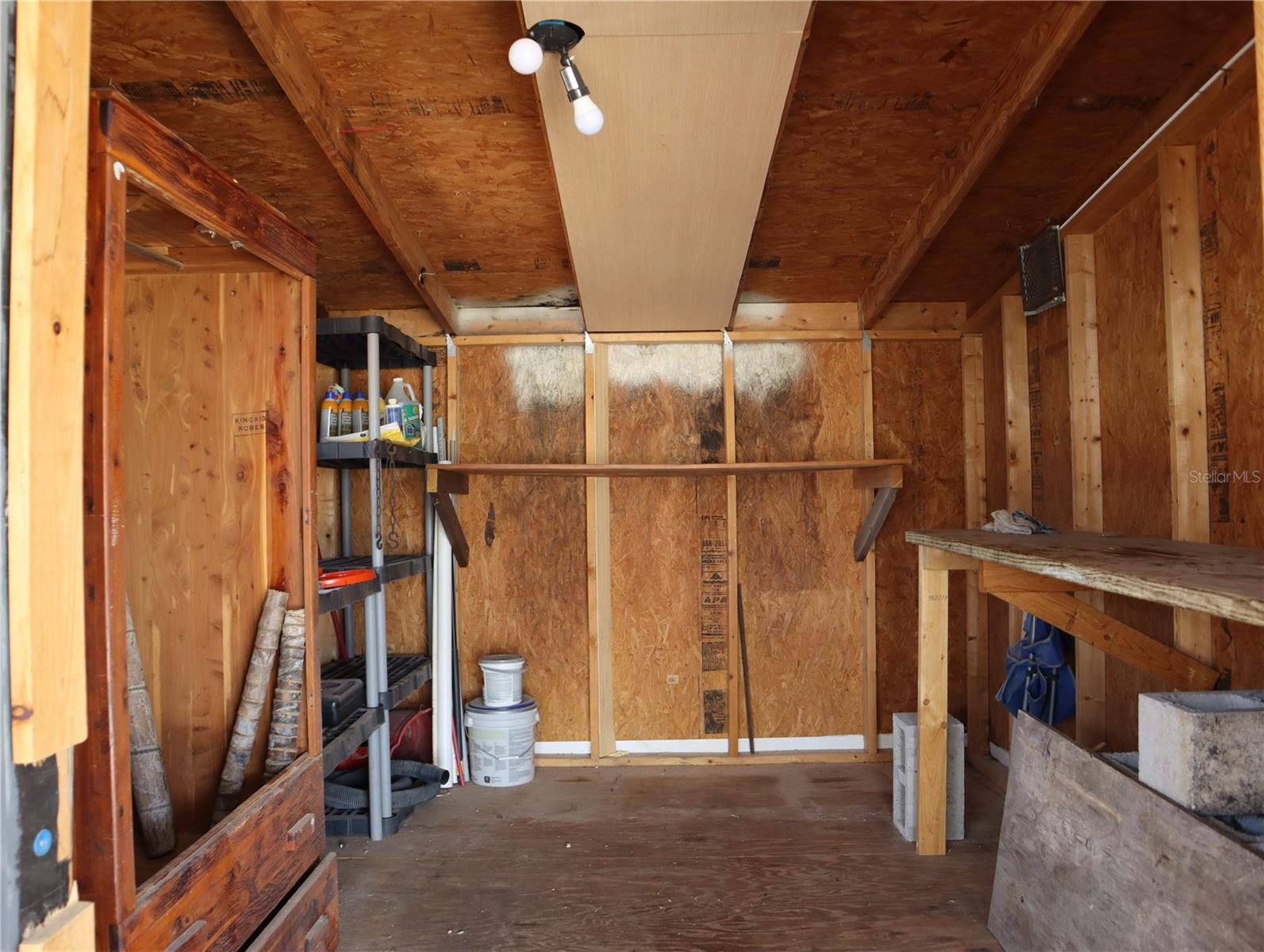 Image 6 of 26 For 940 Oleander Drive Se