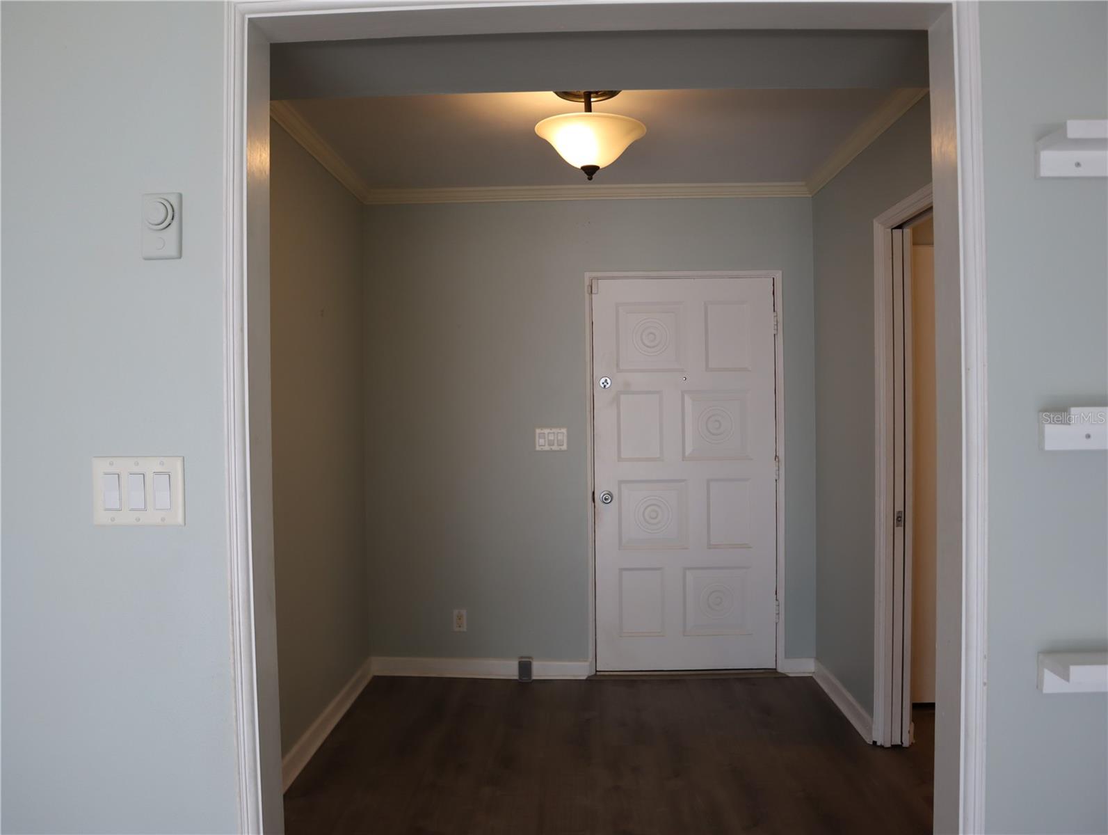 Image 8 of 26 For 940 Oleander Drive Se