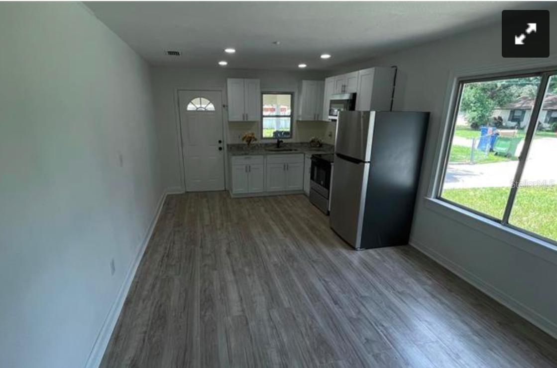 Image 3 of 12 For 807 Orchid Avenue