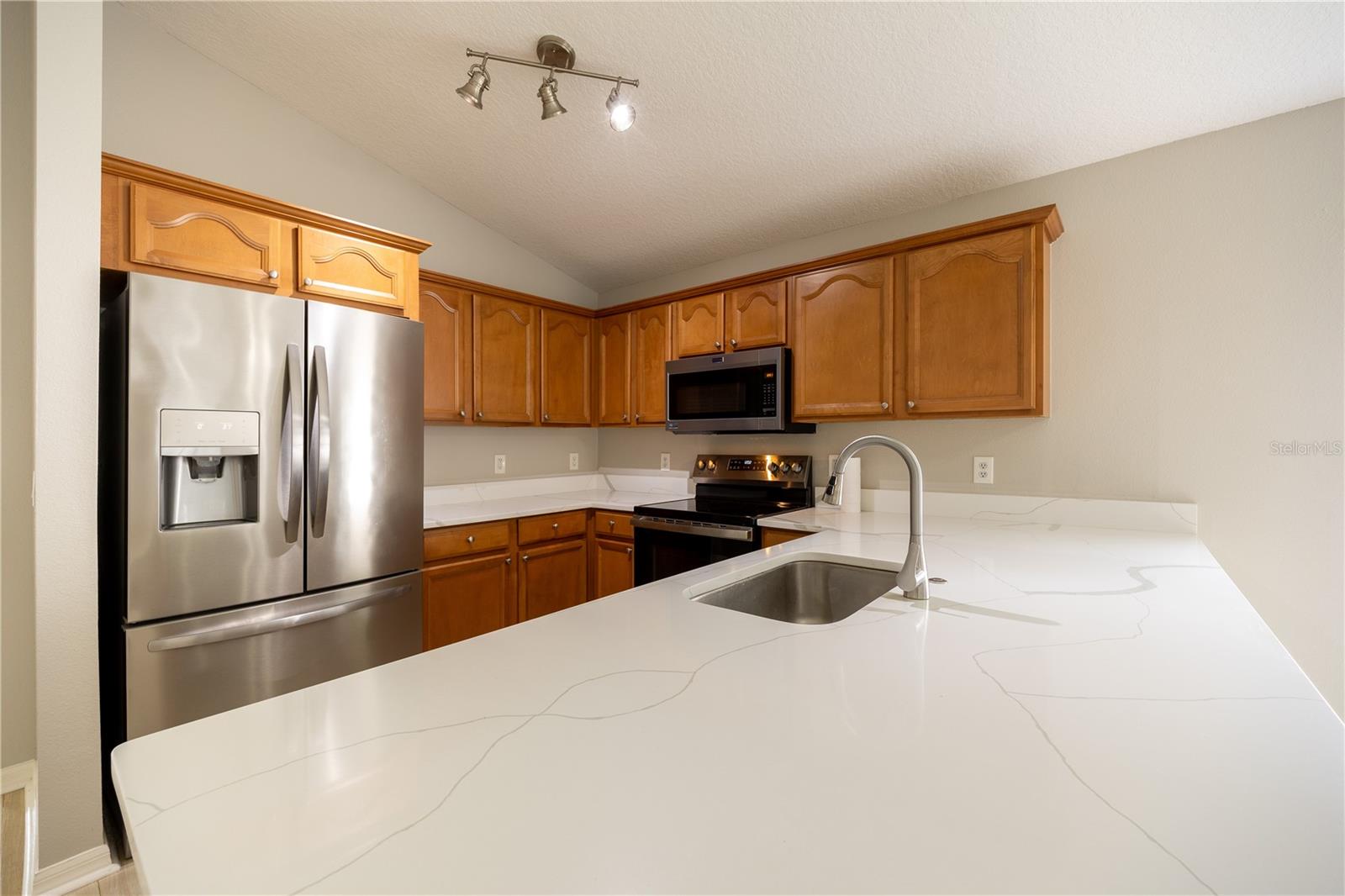 Image 14 of 42 For 9933 Portofino Drive