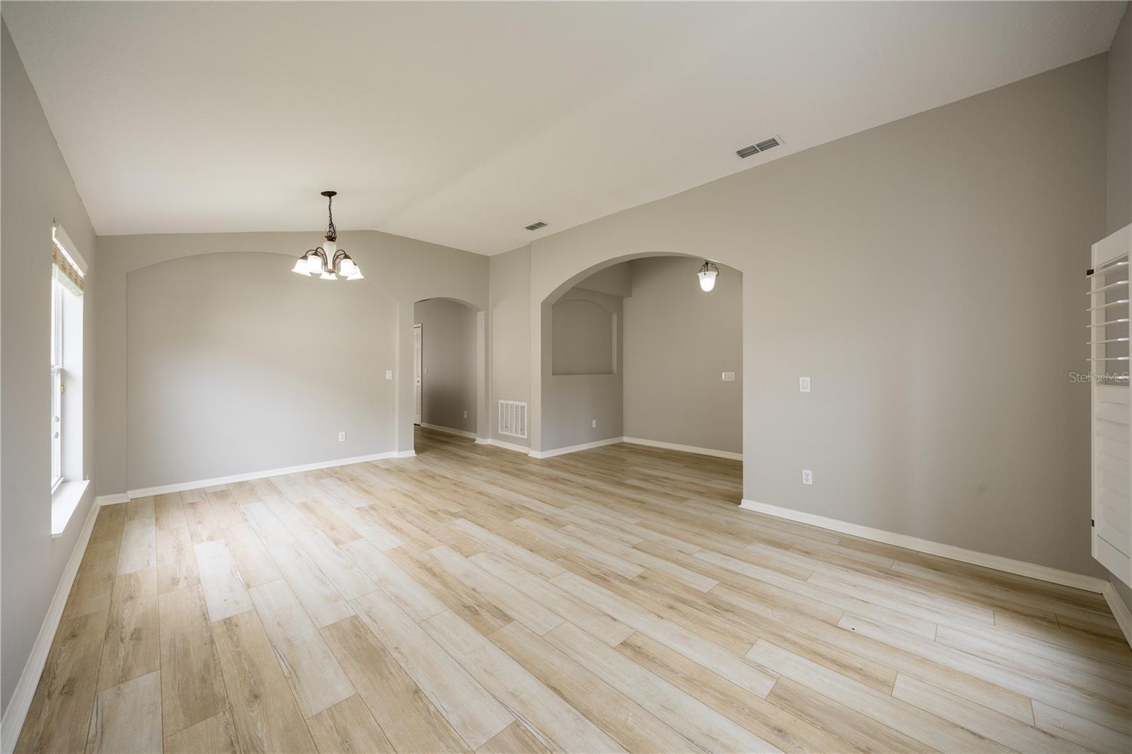 Image 19 of 42 For 9933 Portofino Drive