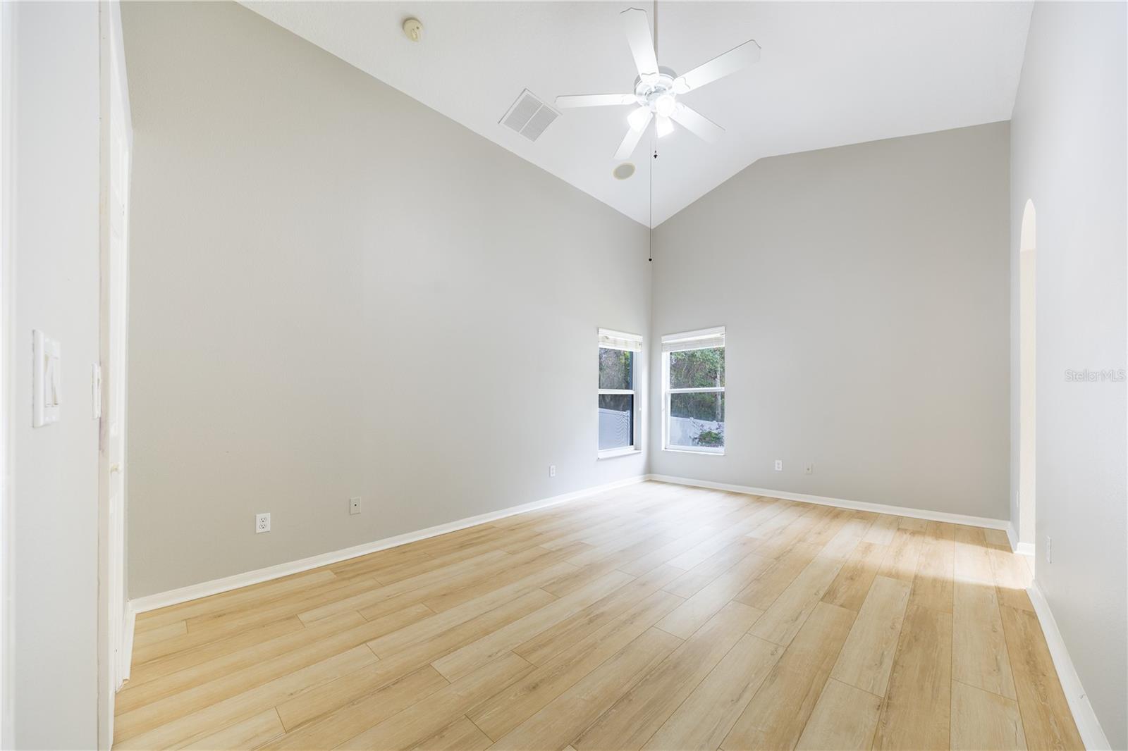 Image 29 of 42 For 9933 Portofino Drive