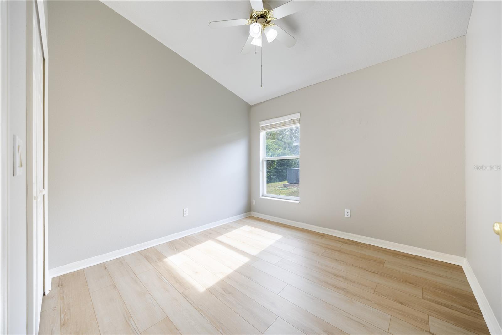 Image 31 of 42 For 9933 Portofino Drive