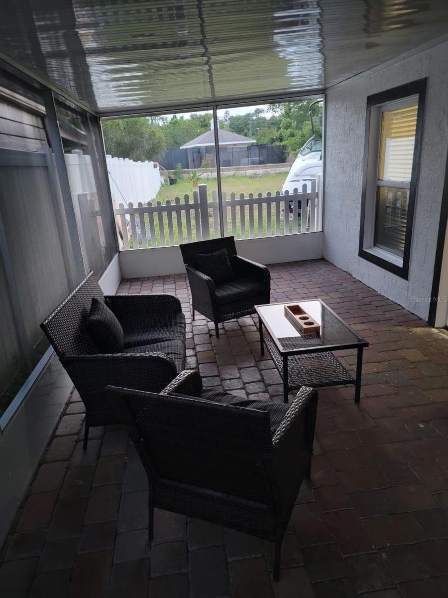 Image 2 of 11 For 2302 Rochelle Avenue 1