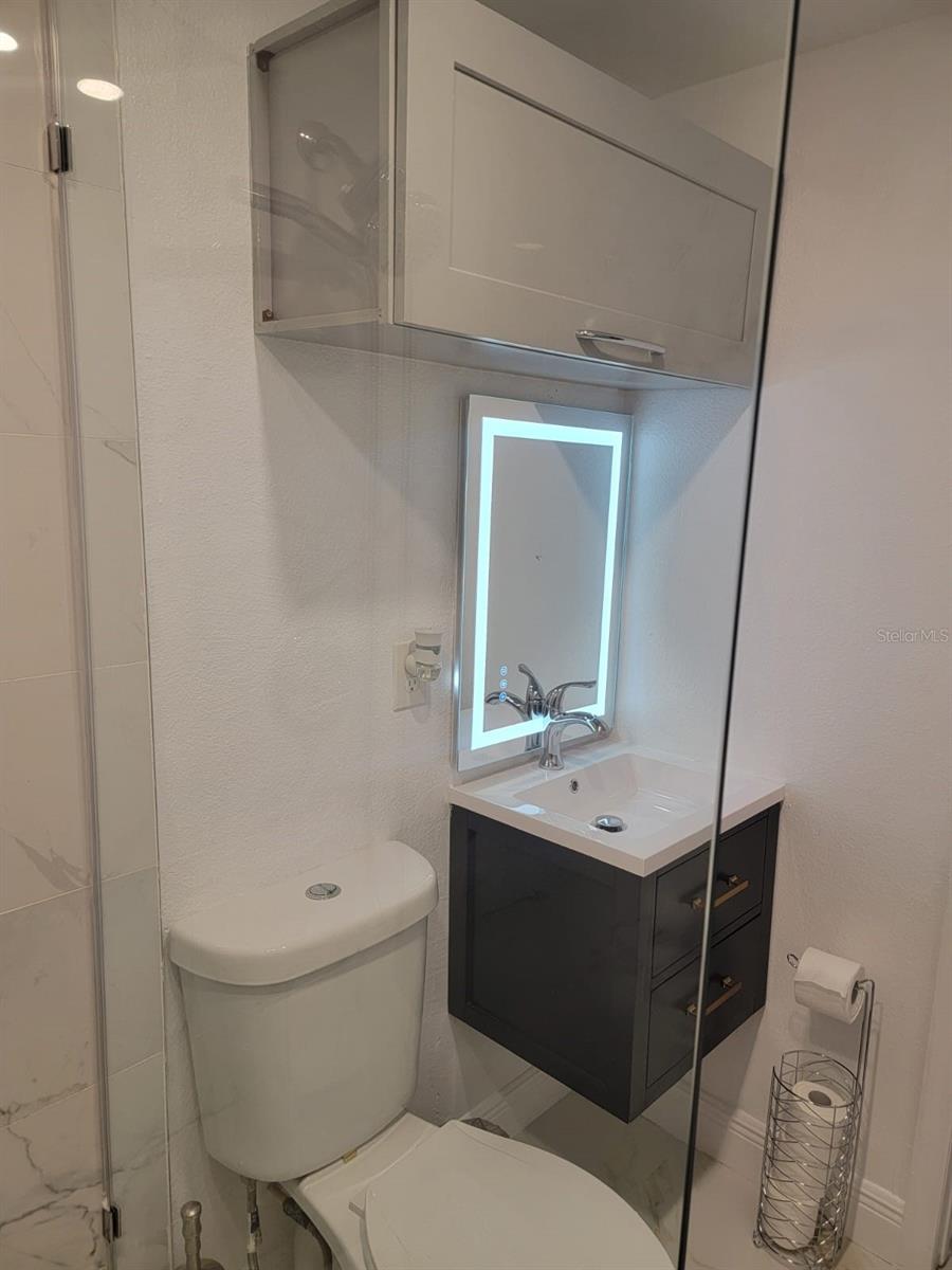 Image 9 of 11 For 2302 Rochelle Avenue 1