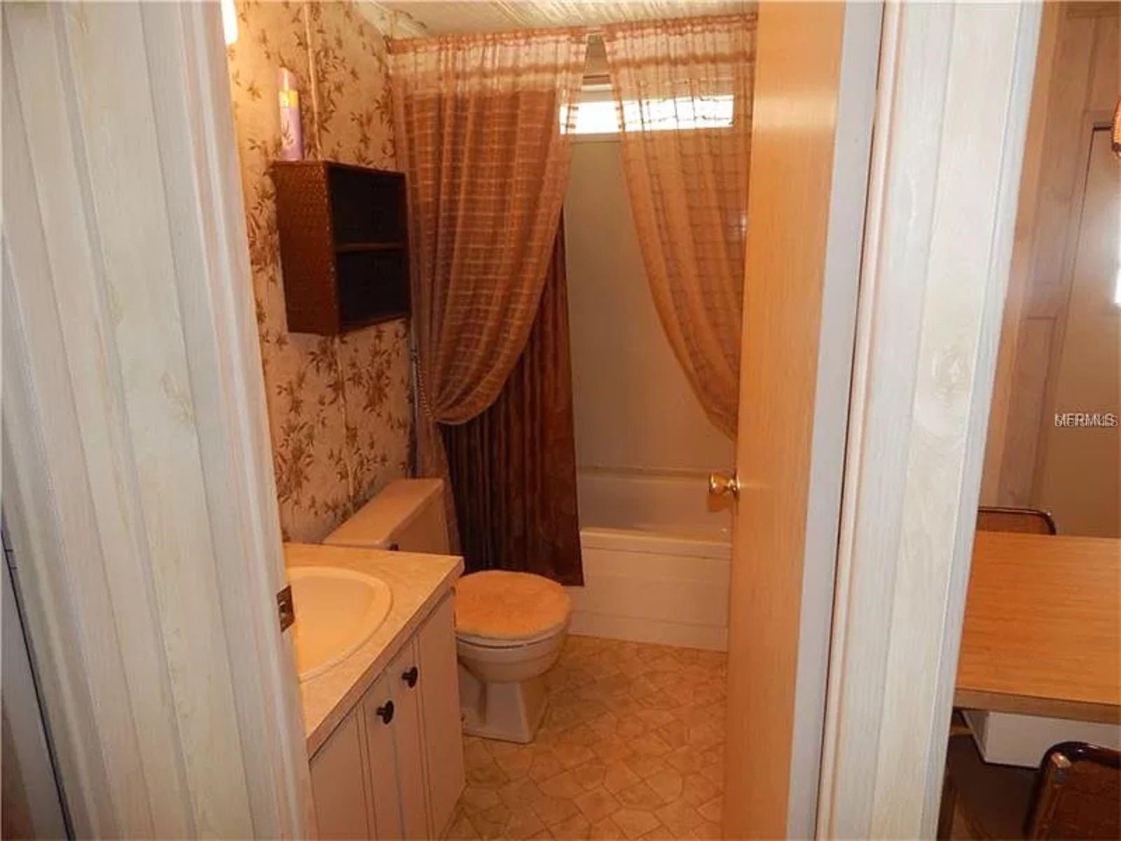 Image 6 of 19 For 498 Longwood Drive