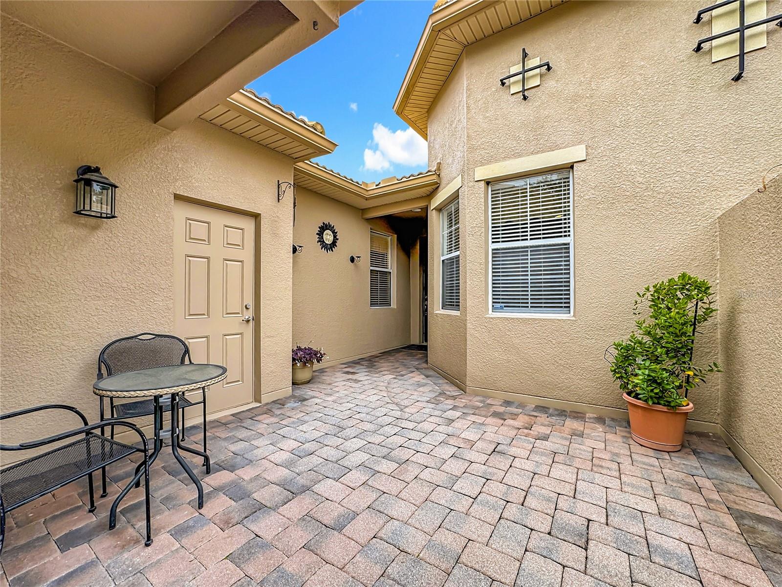 Image 13 of 77 For 2711 Palm Tree Drive