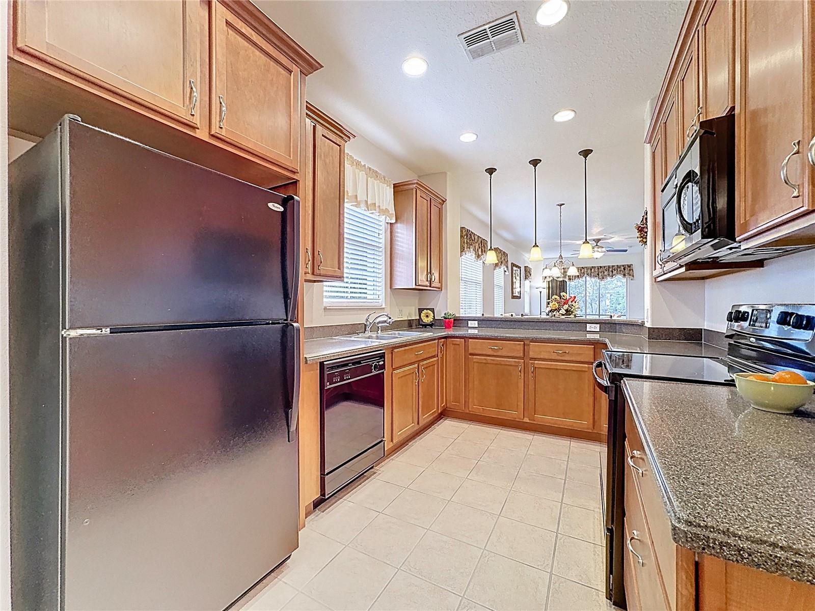 Image 16 of 77 For 2711 Palm Tree Drive