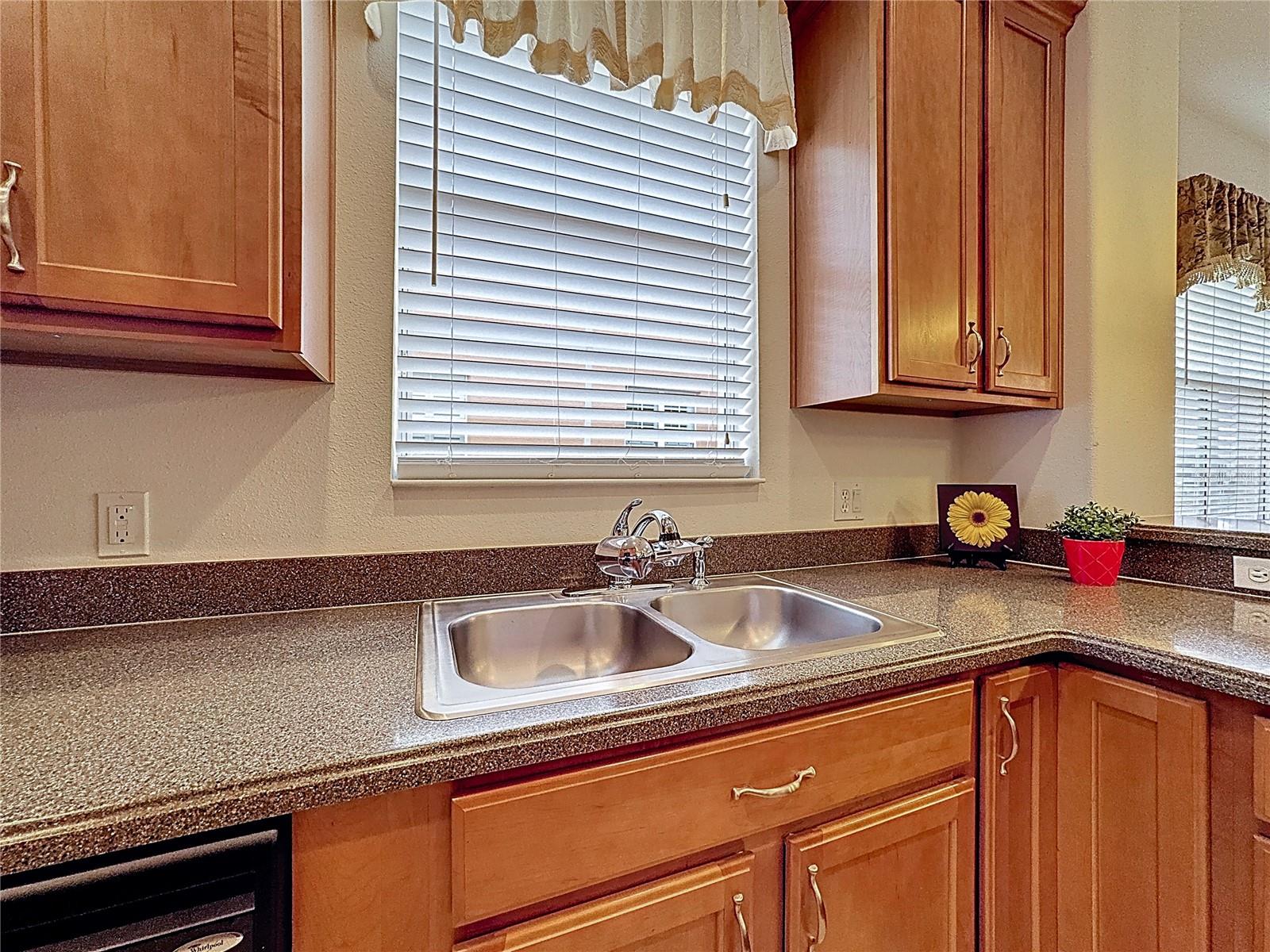 Image 18 of 77 For 2711 Palm Tree Drive