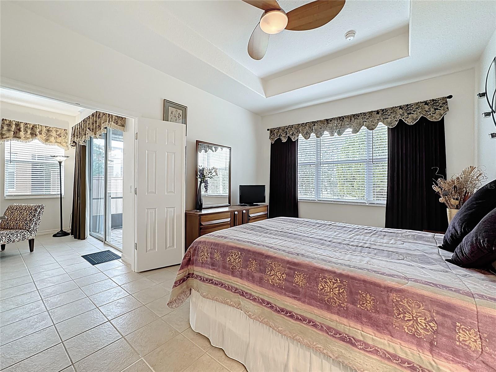 Image 32 of 77 For 2711 Palm Tree Drive