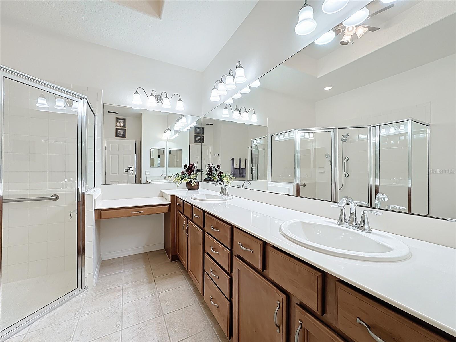 Image 33 of 77 For 2711 Palm Tree Drive