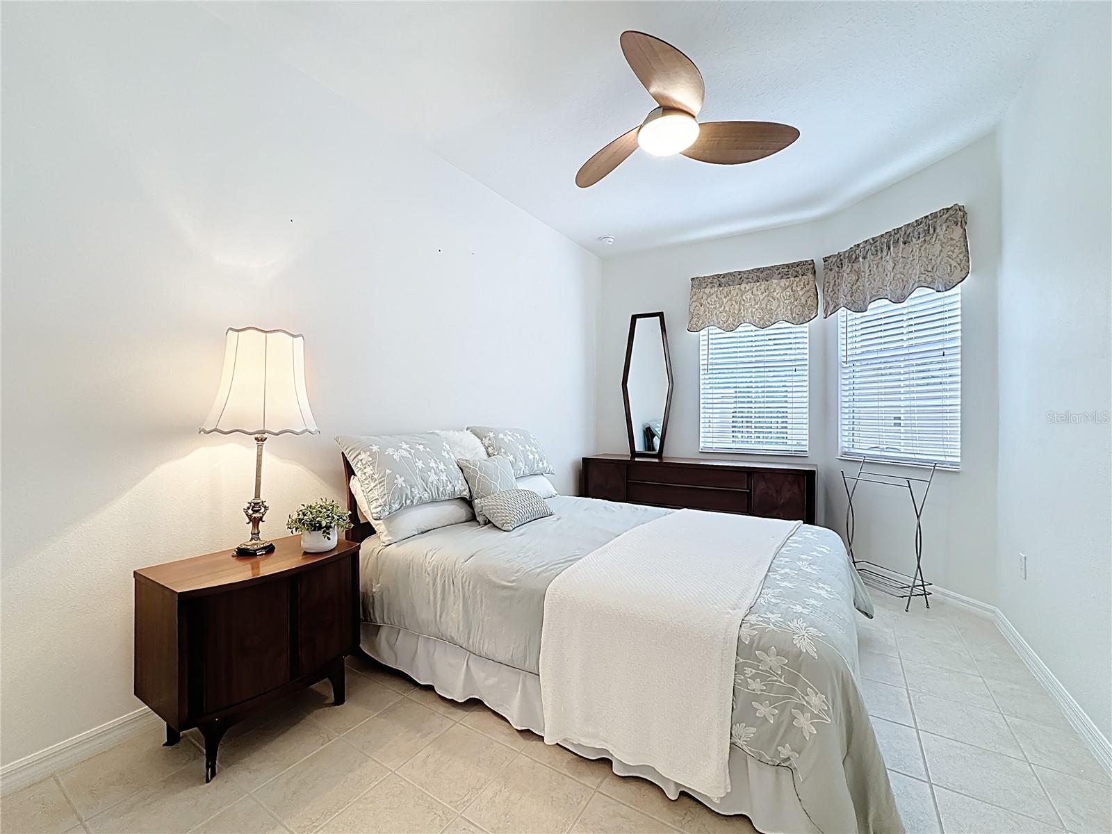 Image 35 of 77 For 2711 Palm Tree Drive