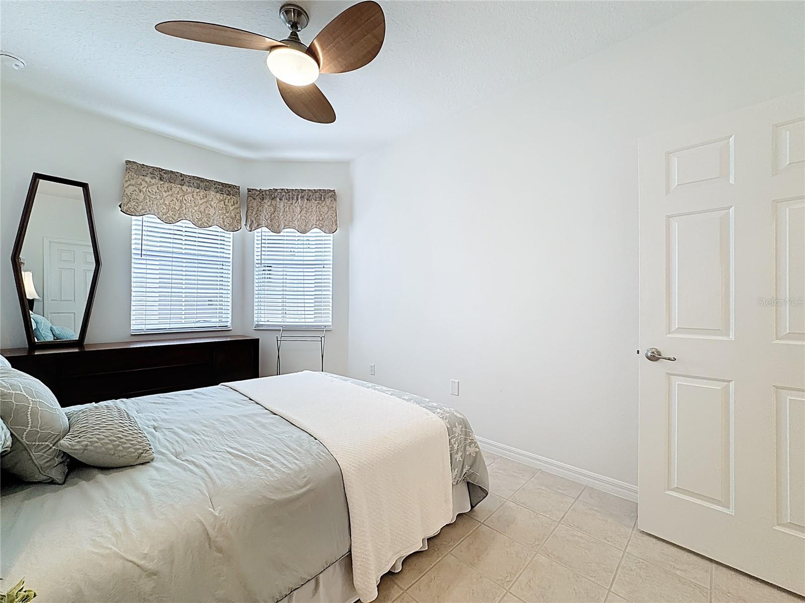 Image 36 of 77 For 2711 Palm Tree Drive