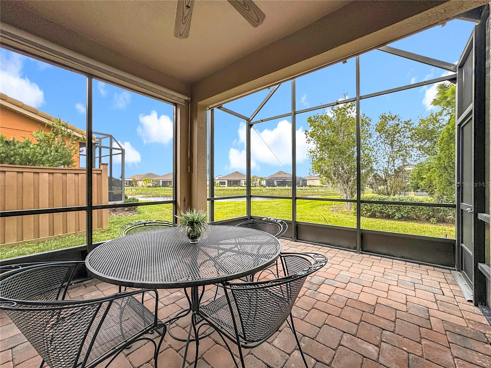 Image 4 of 77 For 2711 Palm Tree Drive