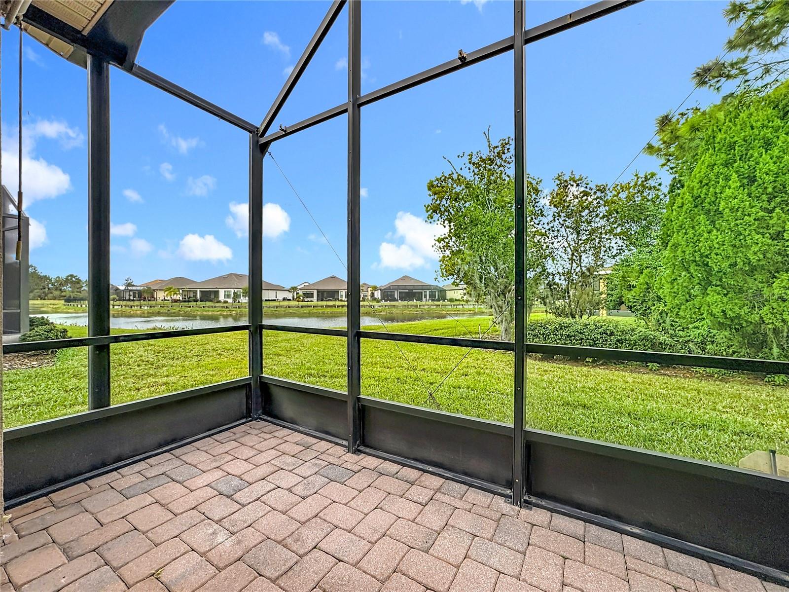 Image 5 of 77 For 2711 Palm Tree Drive