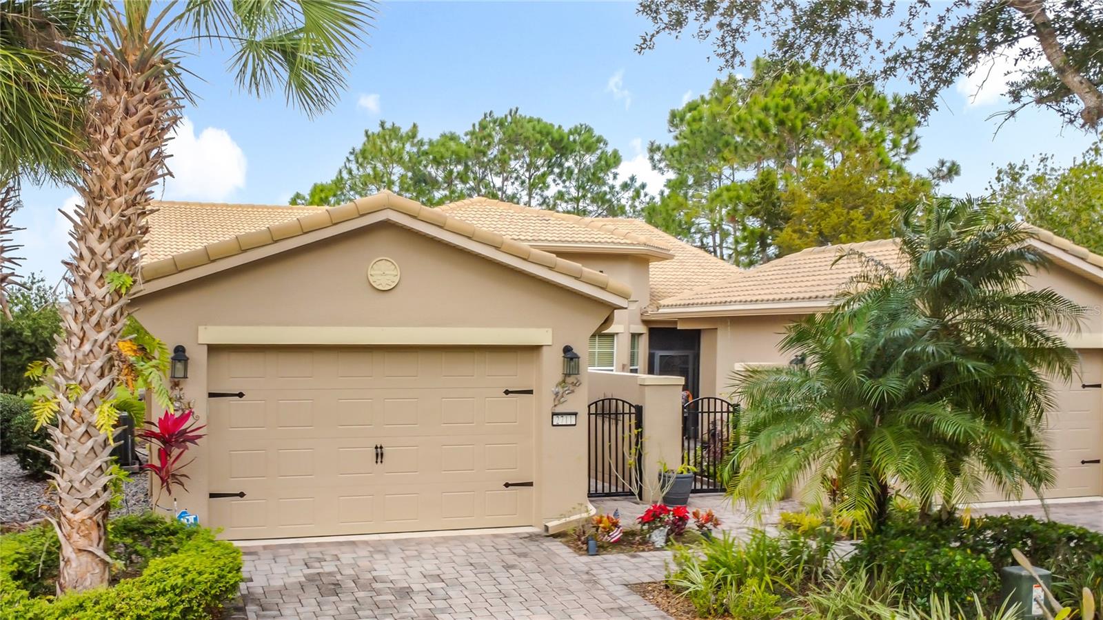 Image 8 of 77 For 2711 Palm Tree Drive