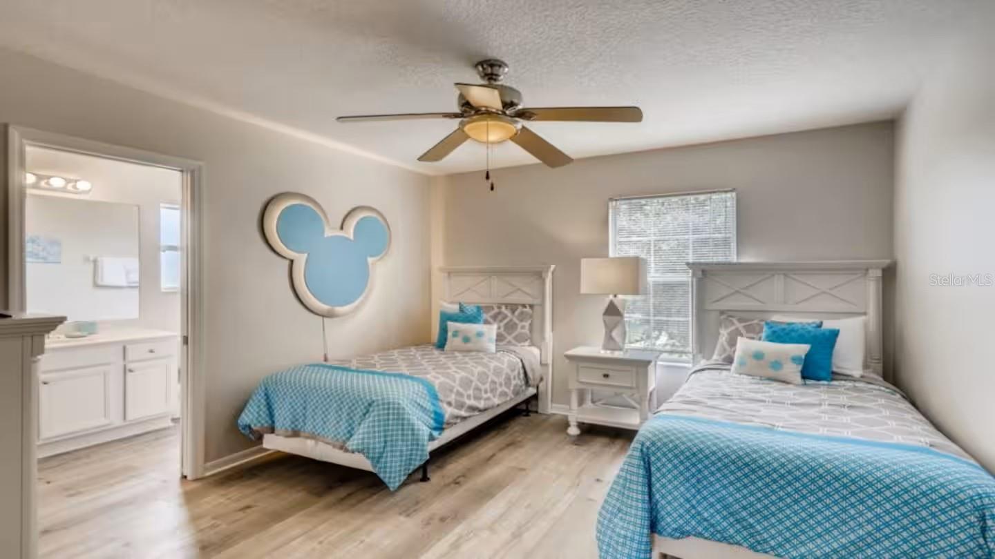 Image 19 of 34 For 8527 La Isla Drive