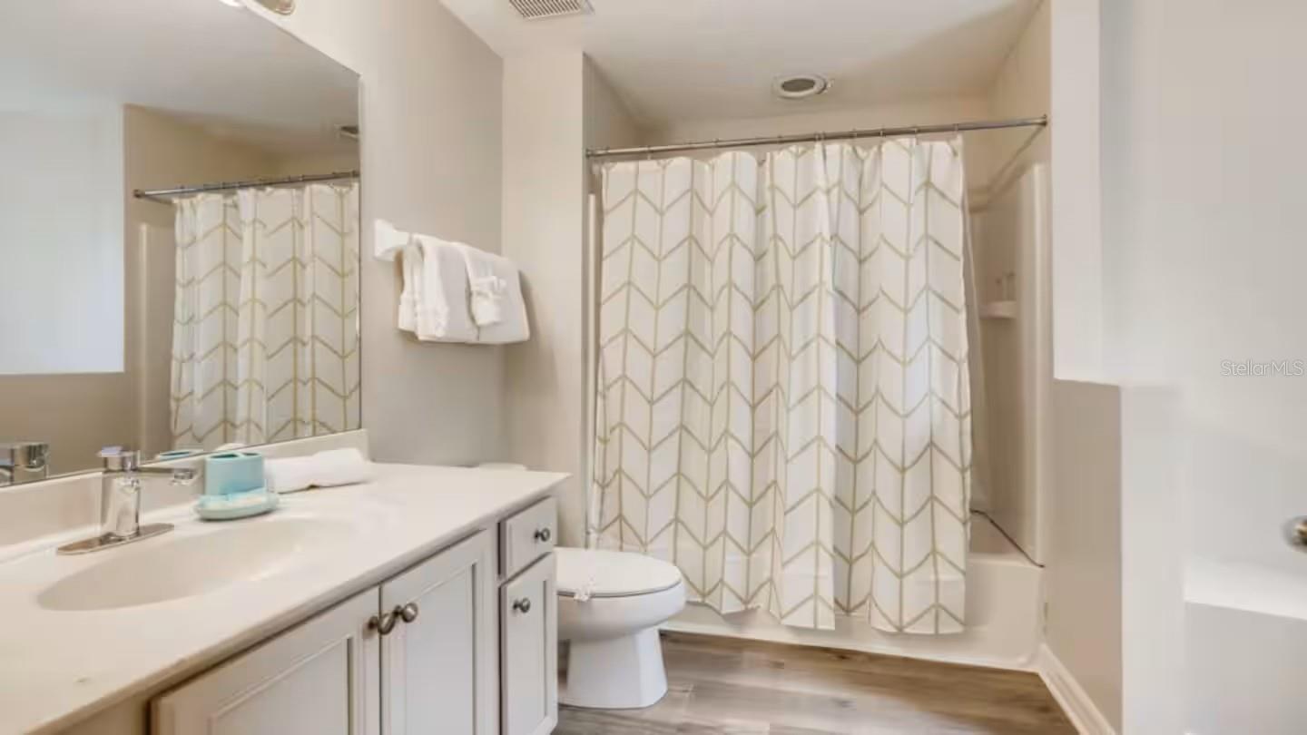 Image 27 of 34 For 8527 La Isla Drive