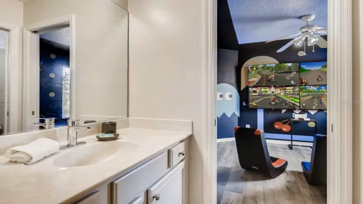 Image 29 of 34 For 8527 La Isla Drive