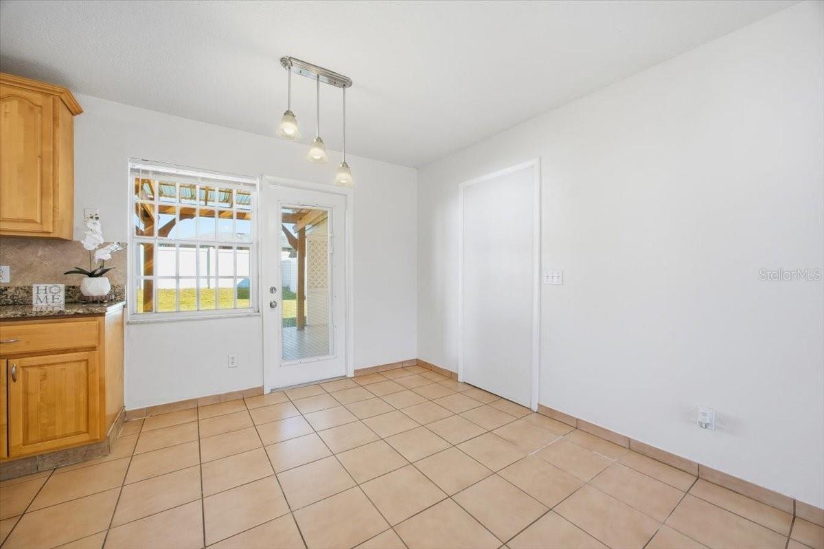 Image 17 of 36 For 5681 Tulip Avenue