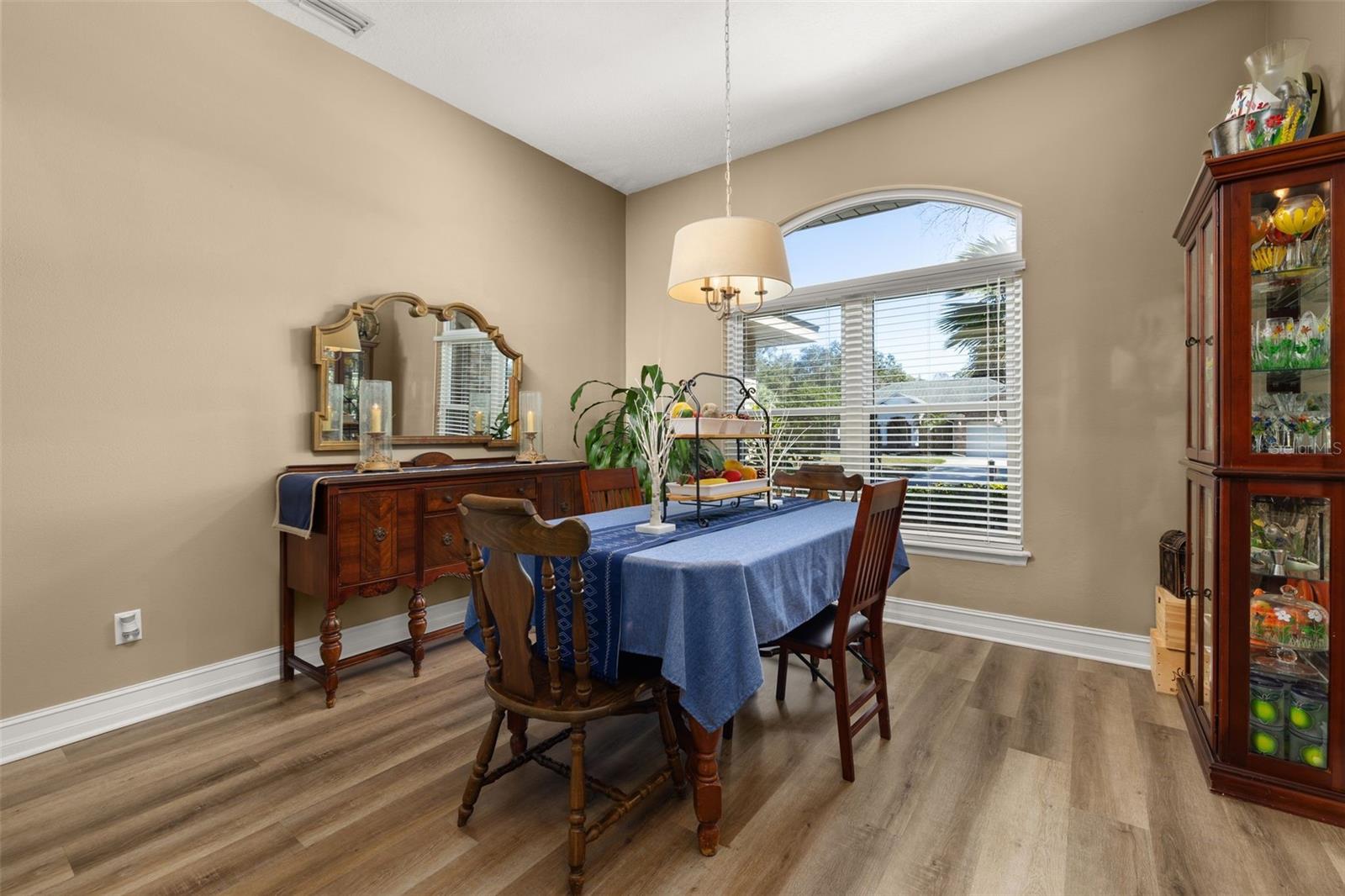 Image 18 of 80 For 1737 Queen Palm Drive