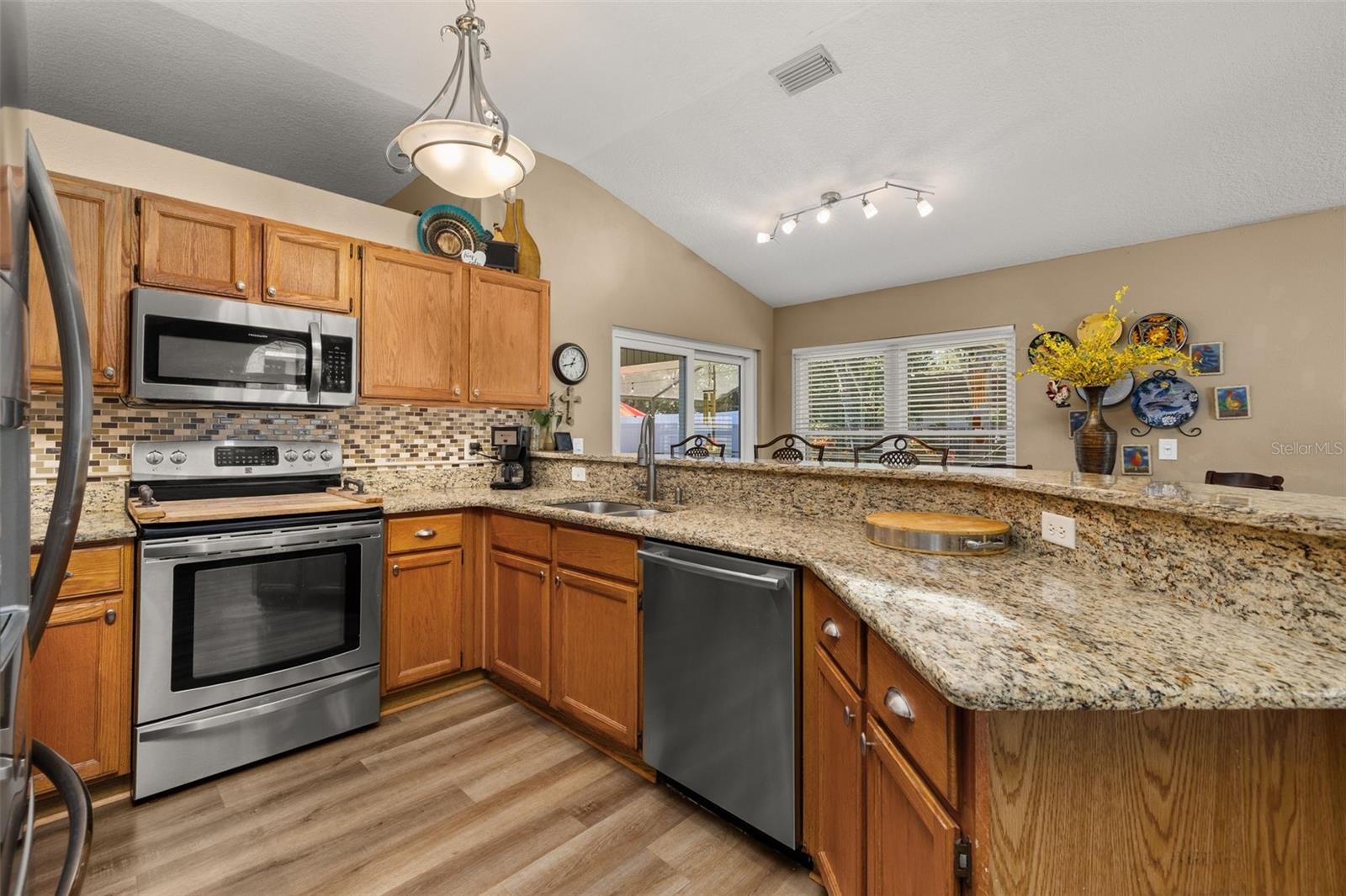 Image 21 of 80 For 1737 Queen Palm Drive