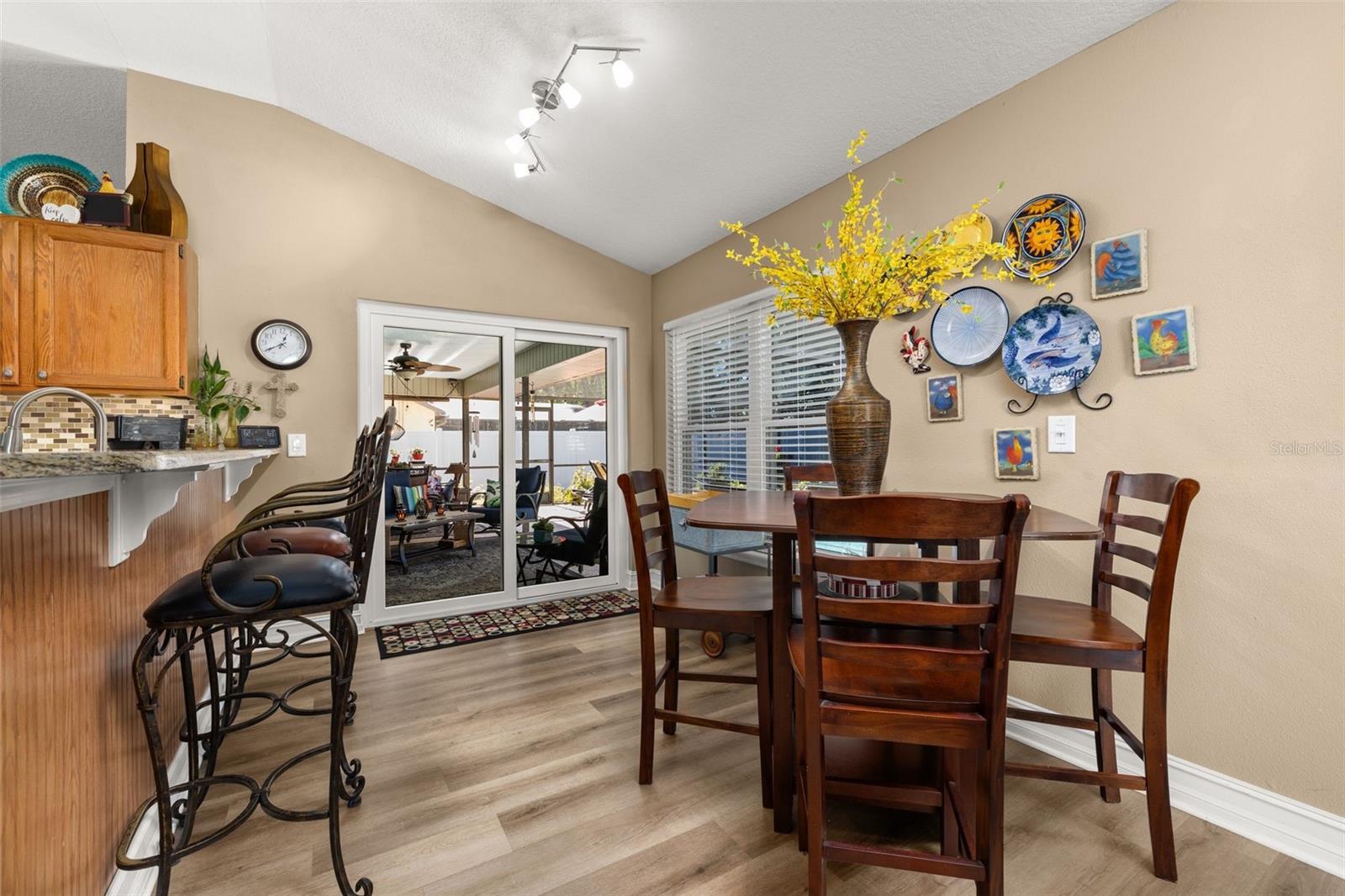 Image 23 of 80 For 1737 Queen Palm Drive